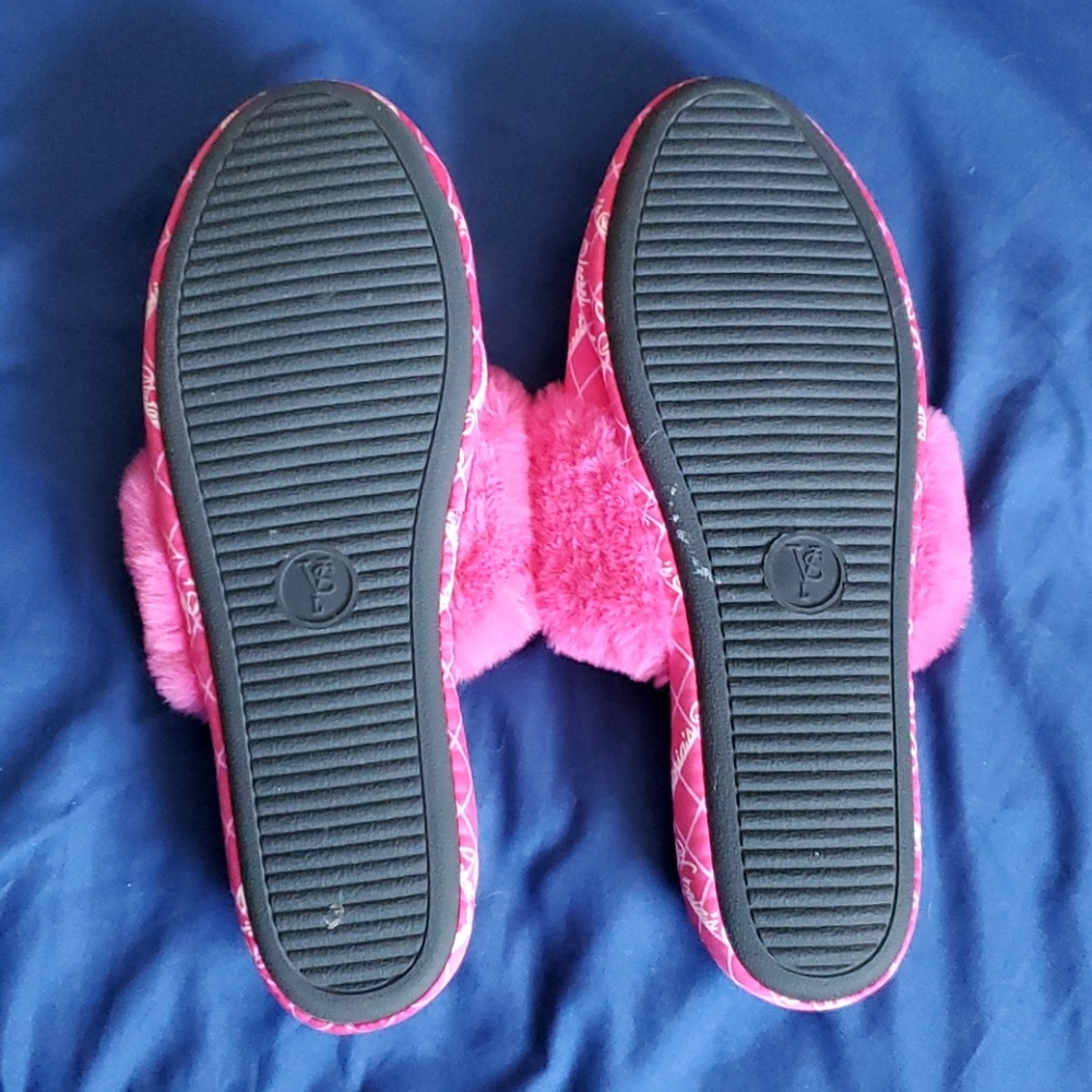 Slippers - Picture 4 of 4